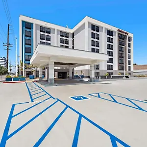 Hampton Angeles Airport Hotel