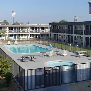 6-claremont, Ca Hotel